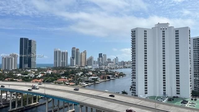 Real estate property located at 19355 Turnberry Way #15G, Miami-Dade County, TURNBERRY TOWERS CONDO, Aventura, FL