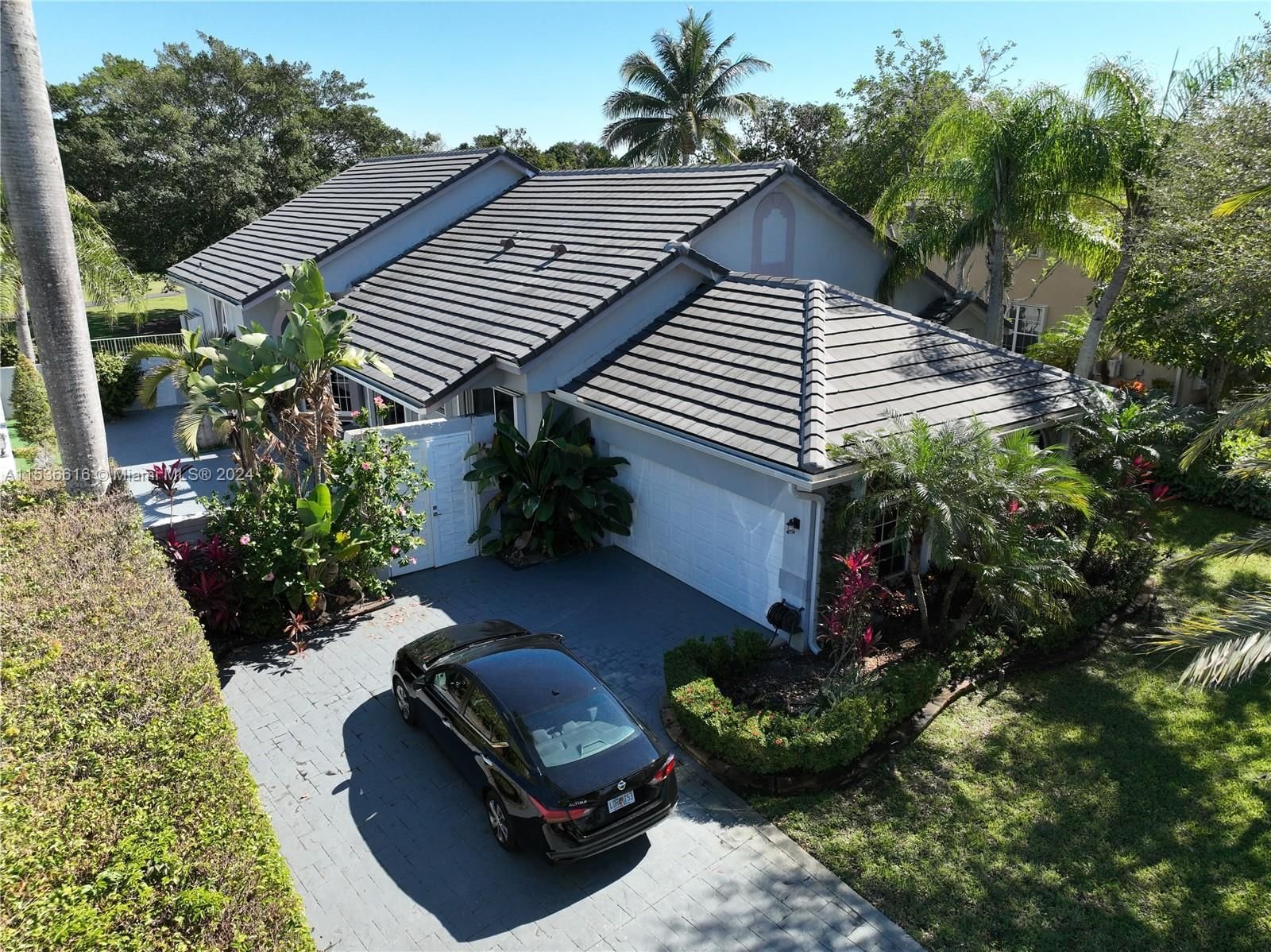 Real estate property located at 721 Laurel Ln E, Broward County, Grand Palms, Pembroke Pines, FL