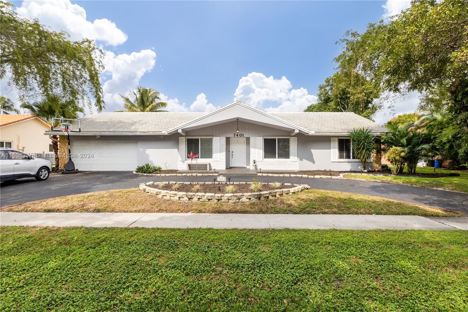 Real estate property located at 7401 18th St, Broward County, NEW ORLEANS VILLAS, Plantation, FL