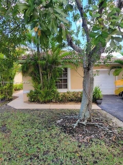 Real estate property located at 1176 180th Ter, Broward County, SILVER LAKES PHASE II REP, Pembroke Pines, FL