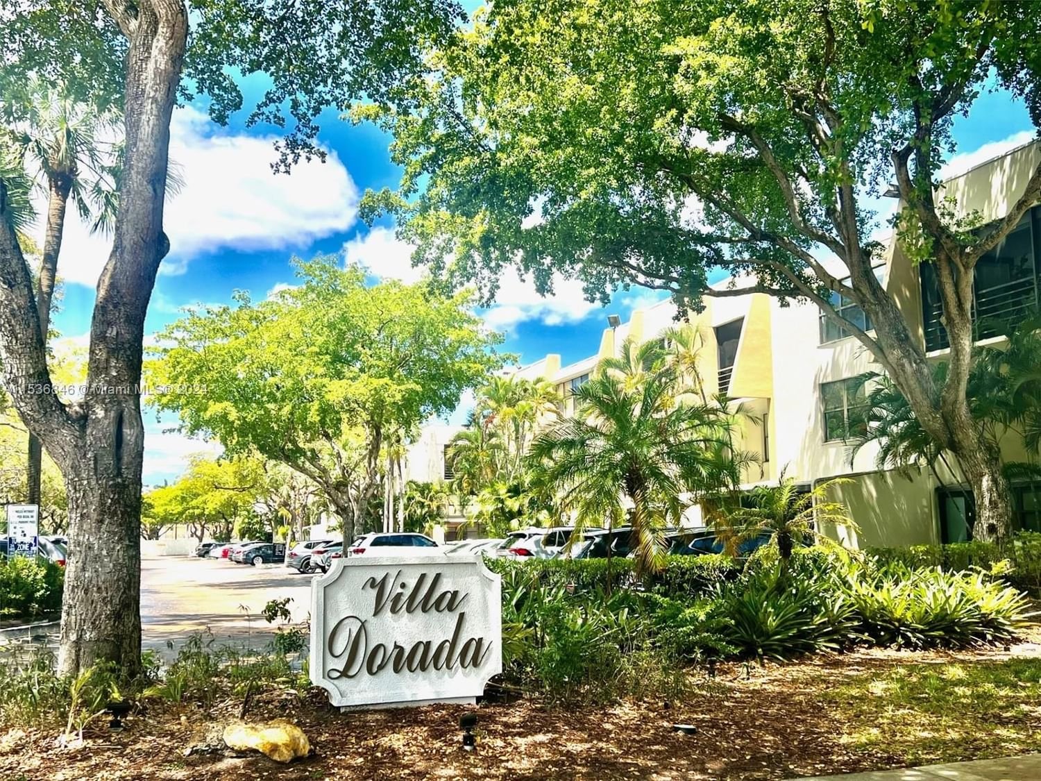 Real estate property located at 20200 Country Club Dr #112, Miami-Dade County, VILLA DORADA CONDO NO 2, Aventura, FL
