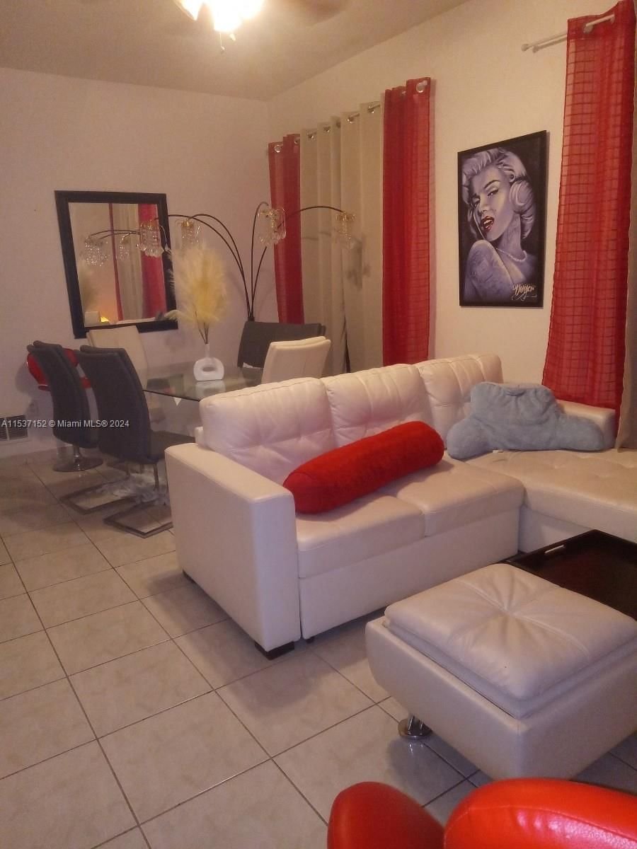 Real estate property located at 7420 20th Ave #437, Miami-Dade County, ROYAL PALMS CONDO, Hialeah, FL