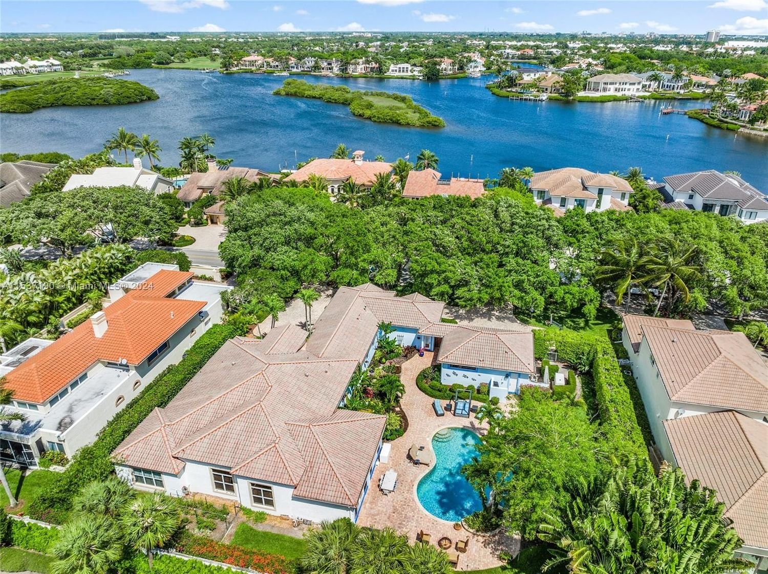 Real estate property located at 317 Eagle Dr, Palm Beach County, Admirals Cove, Jupiter, FL