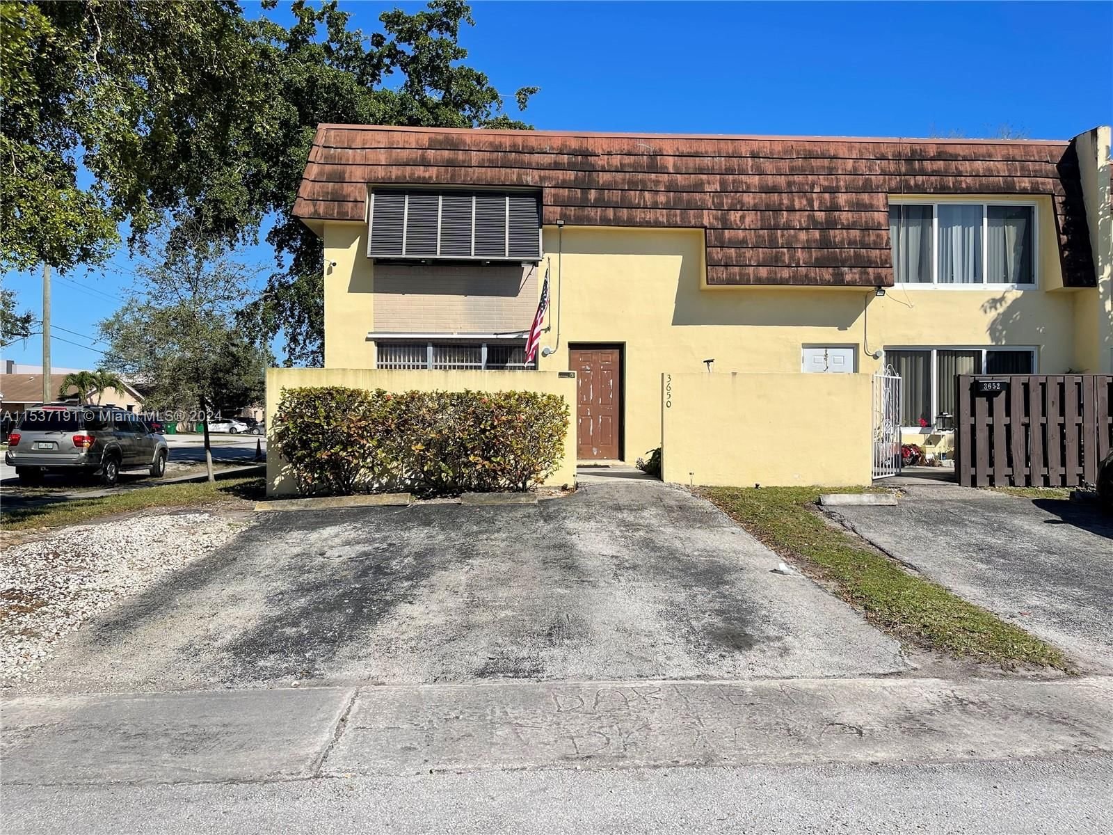 Real estate property located at 3650 60th Ter #42, Broward County, TOWNHOUSES AT NOVA, Davie, FL