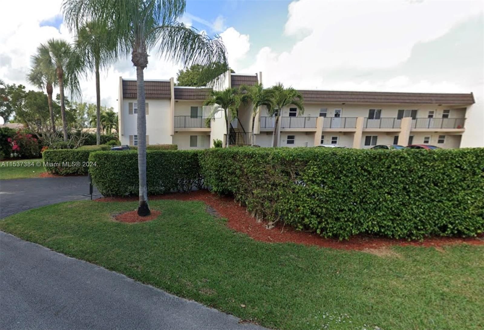 Real estate property located at 2828 Casita Way #2090, Palm Beach County, LAGO DEL REY CONDO, Delray Beach, FL
