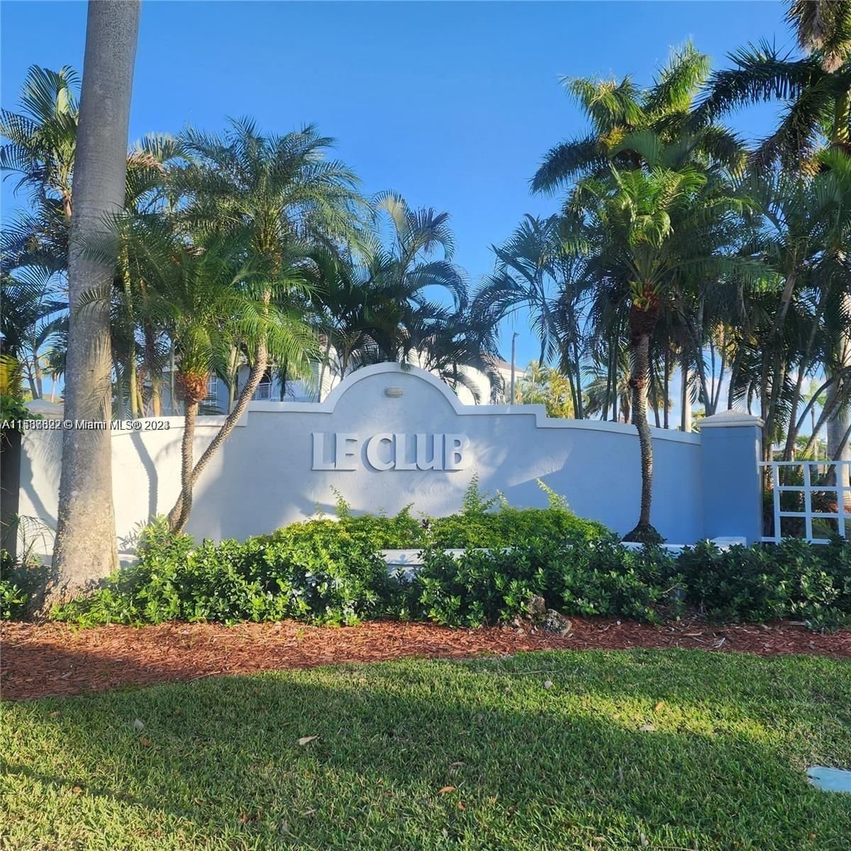 Real estate property located at 8660 212th St #307, Miami-Dade County, LE CLUB AT OLD CUTLER CON, Cutler Bay, FL