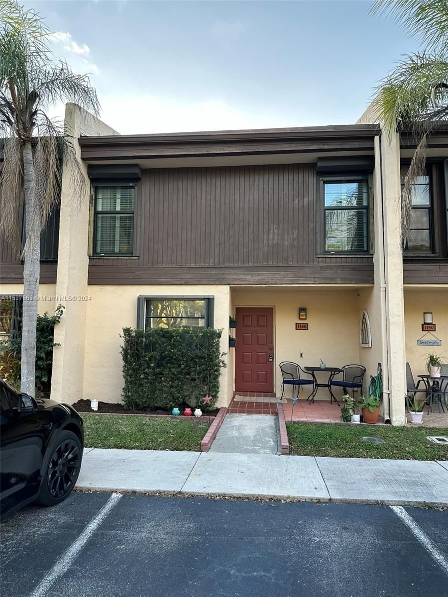 Real estate property located at 1140 99th Ave #70, Broward County, WESTVIEW CONDOMINIUM NO S, Pembroke Pines, FL