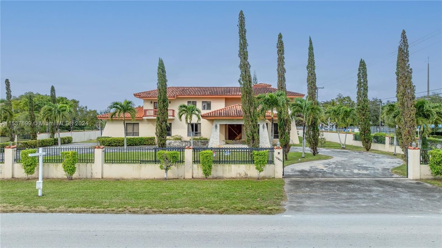 Real estate property located at 10201 64th St, Miami-Dade County, MILLER DRIVE ESTATES, Miami, FL