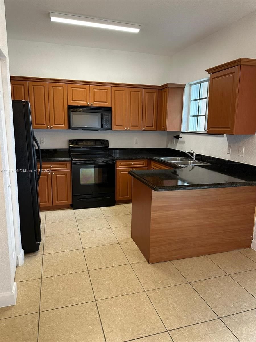 Real estate property located at 2589 4th St #205, Miami-Dade County, CARIBBEAN ISLES VILLAS CO, Homestead, FL