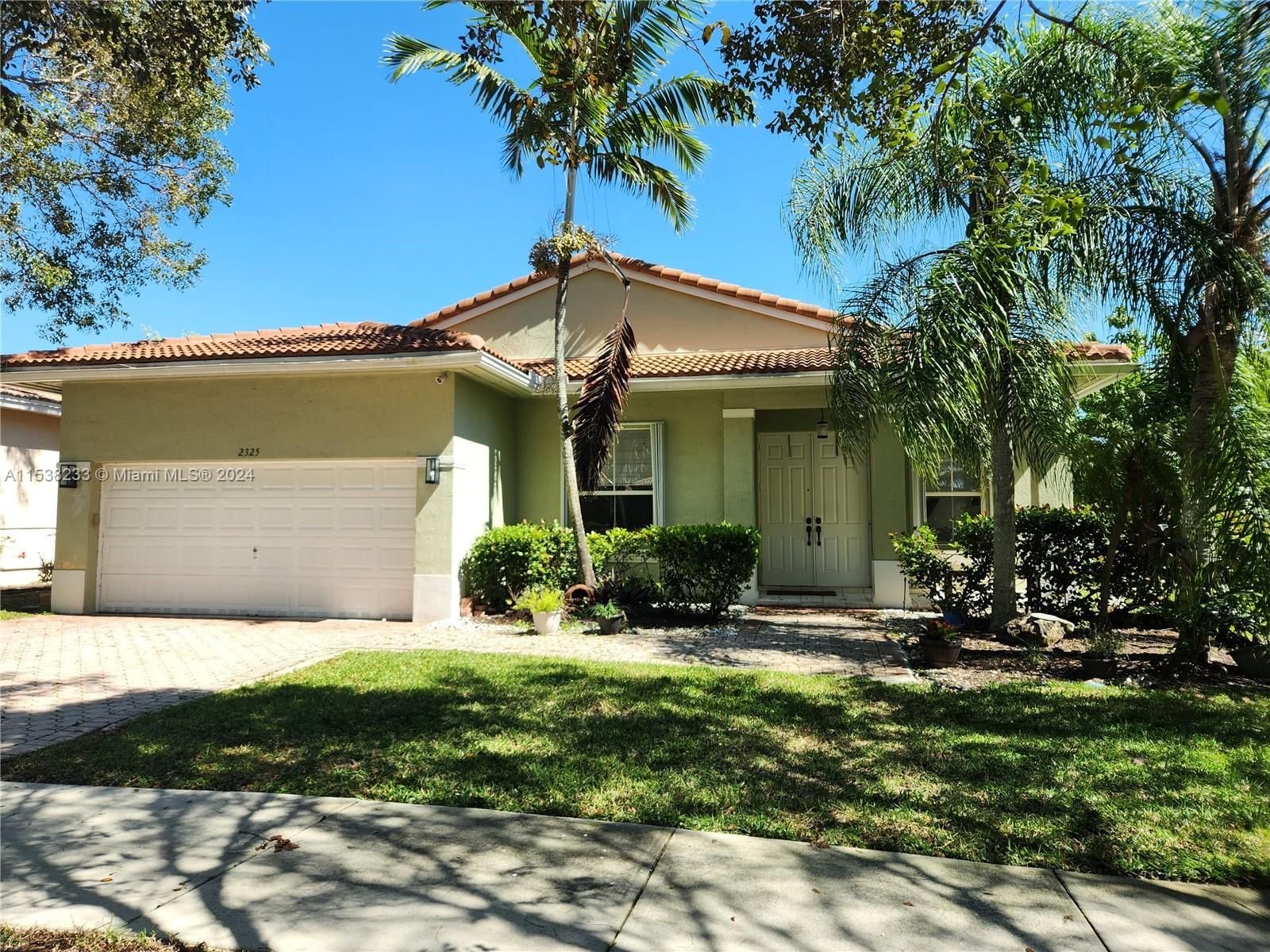 Real estate property located at 2325 131st Ave, Broward County, MONARCH LAKES-Palm Cove, Miramar, FL