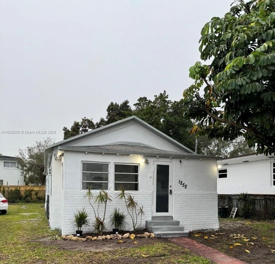 Real estate property located at 1252 69th St, Miami-Dade County, EAST LIBERTY CITY HOMESIT, Miami, FL