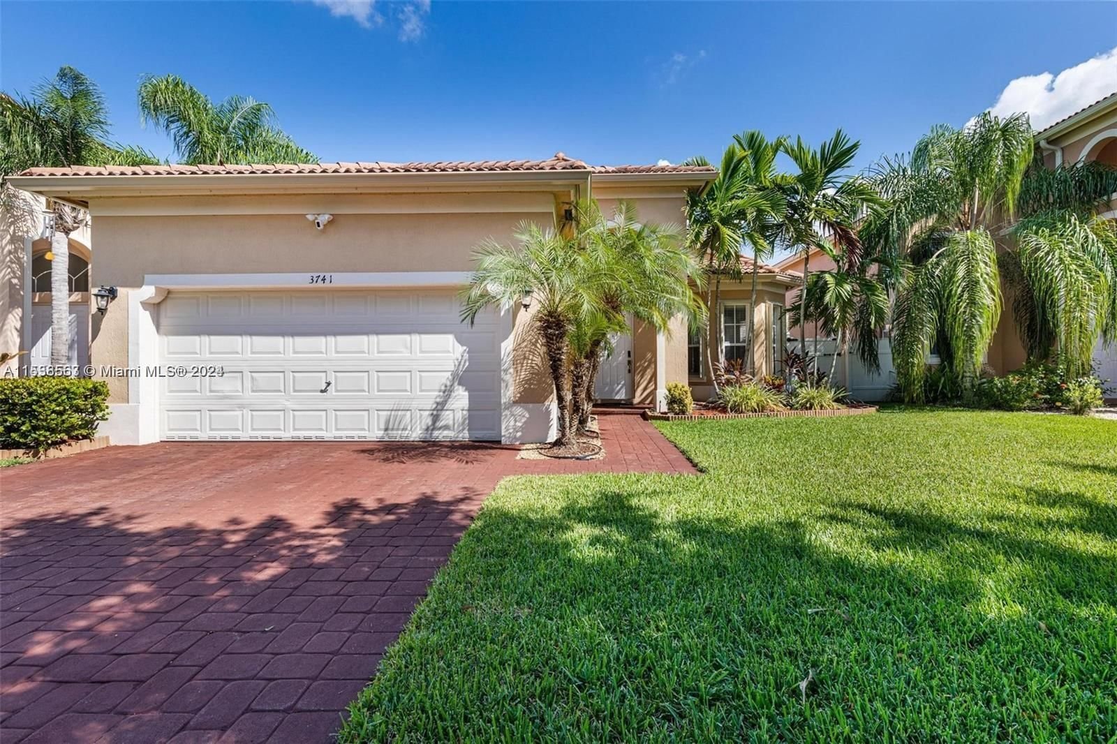 Real estate property located at 3741 15th St, Miami-Dade County, PORTOFINO LAKES, Homestead, FL