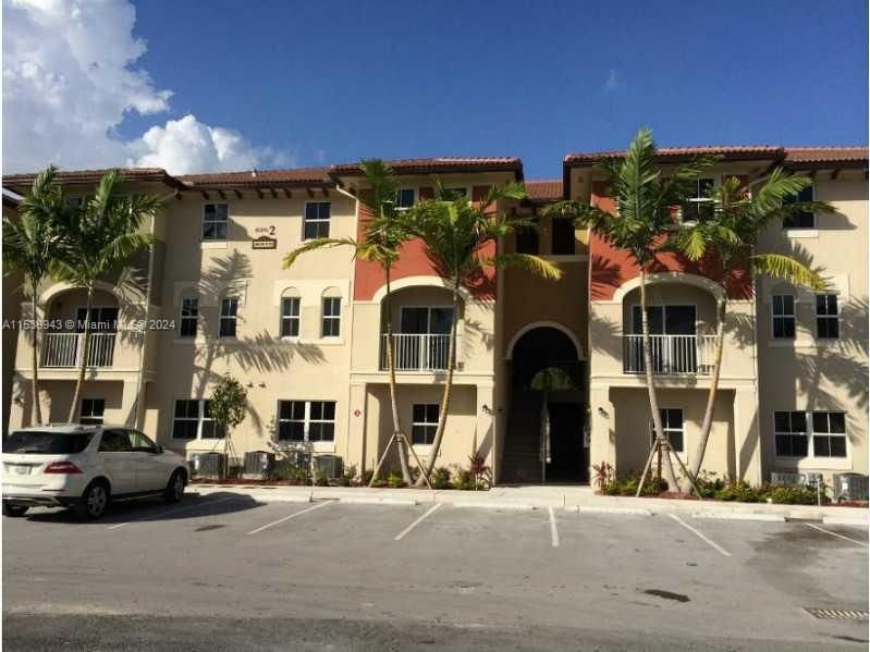 Real estate property located at 8620 97 AVE #204, Miami-Dade County, ST MAARTEN AT GRAND BAY, Doral, FL