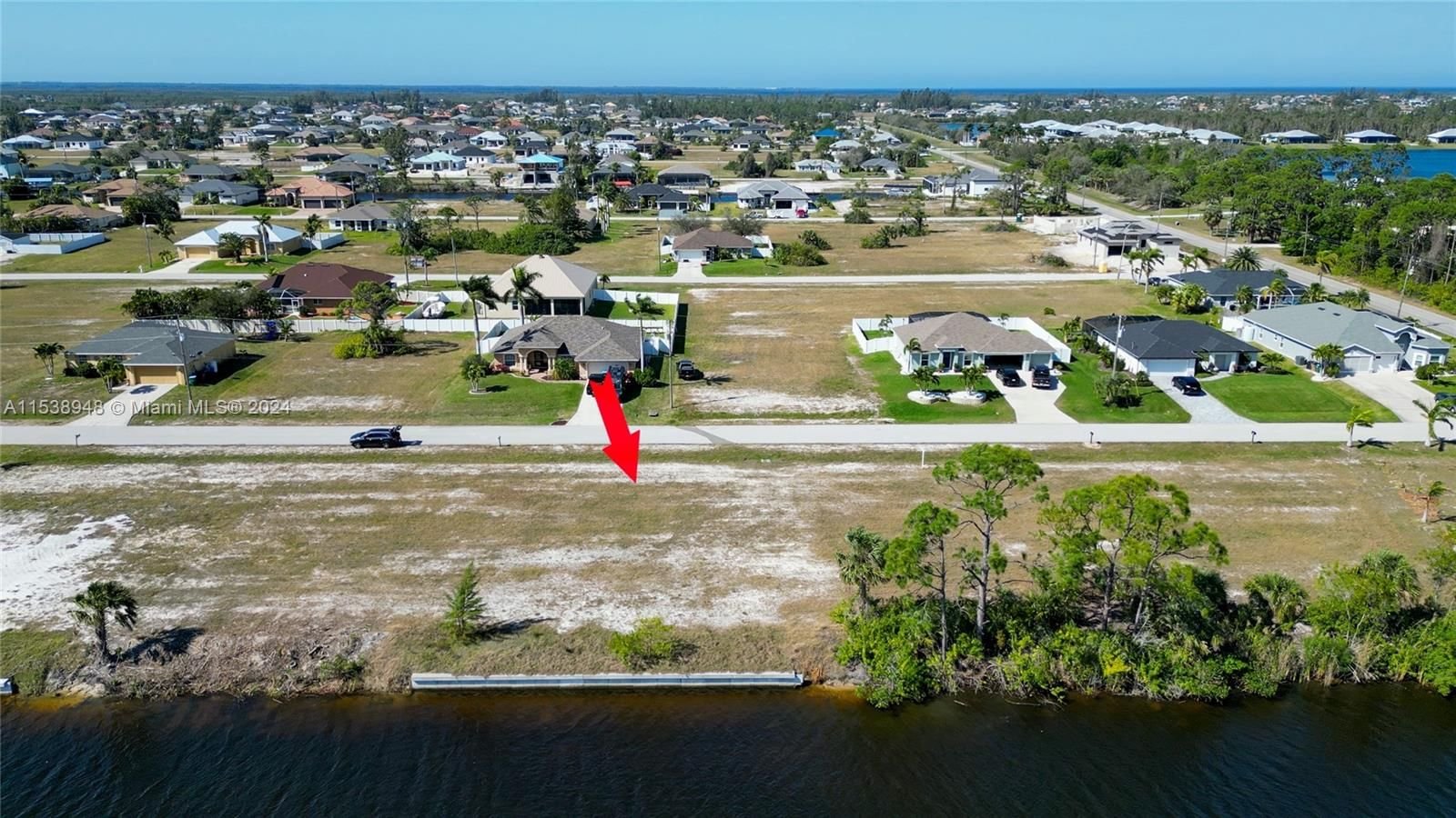 Real estate property located at 2335 NW 35th Ave, Lee County, Cape Coral, Cape Coral, FL