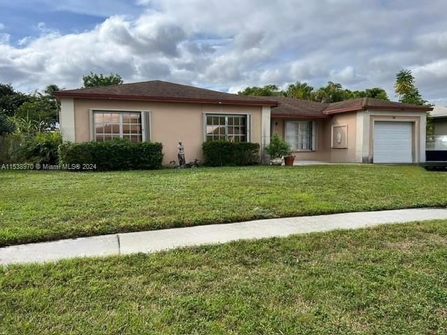 Real estate property located at 8271 66th Ter, Broward County, SUNFLOWER, Tamarac, FL