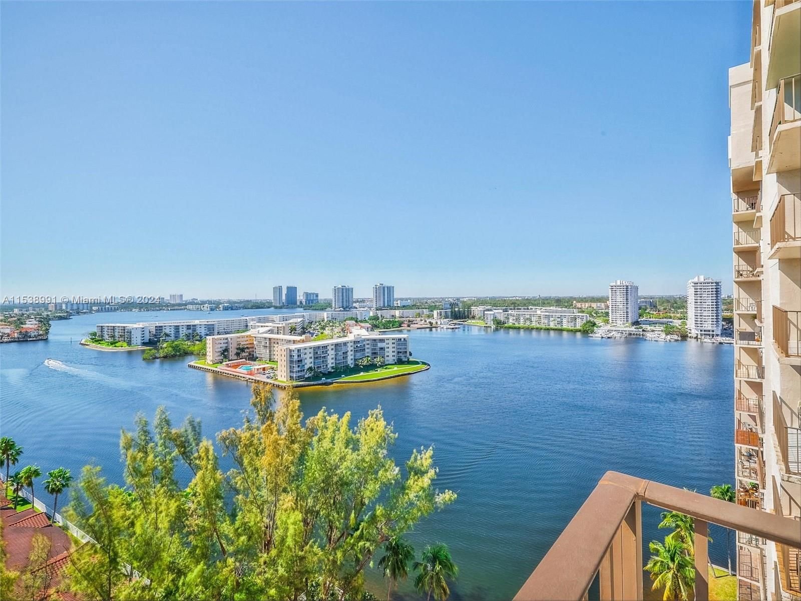 Real estate property located at , Miami-Dade County, THE CLIPPER AT BISC COVE, Aventura, FL