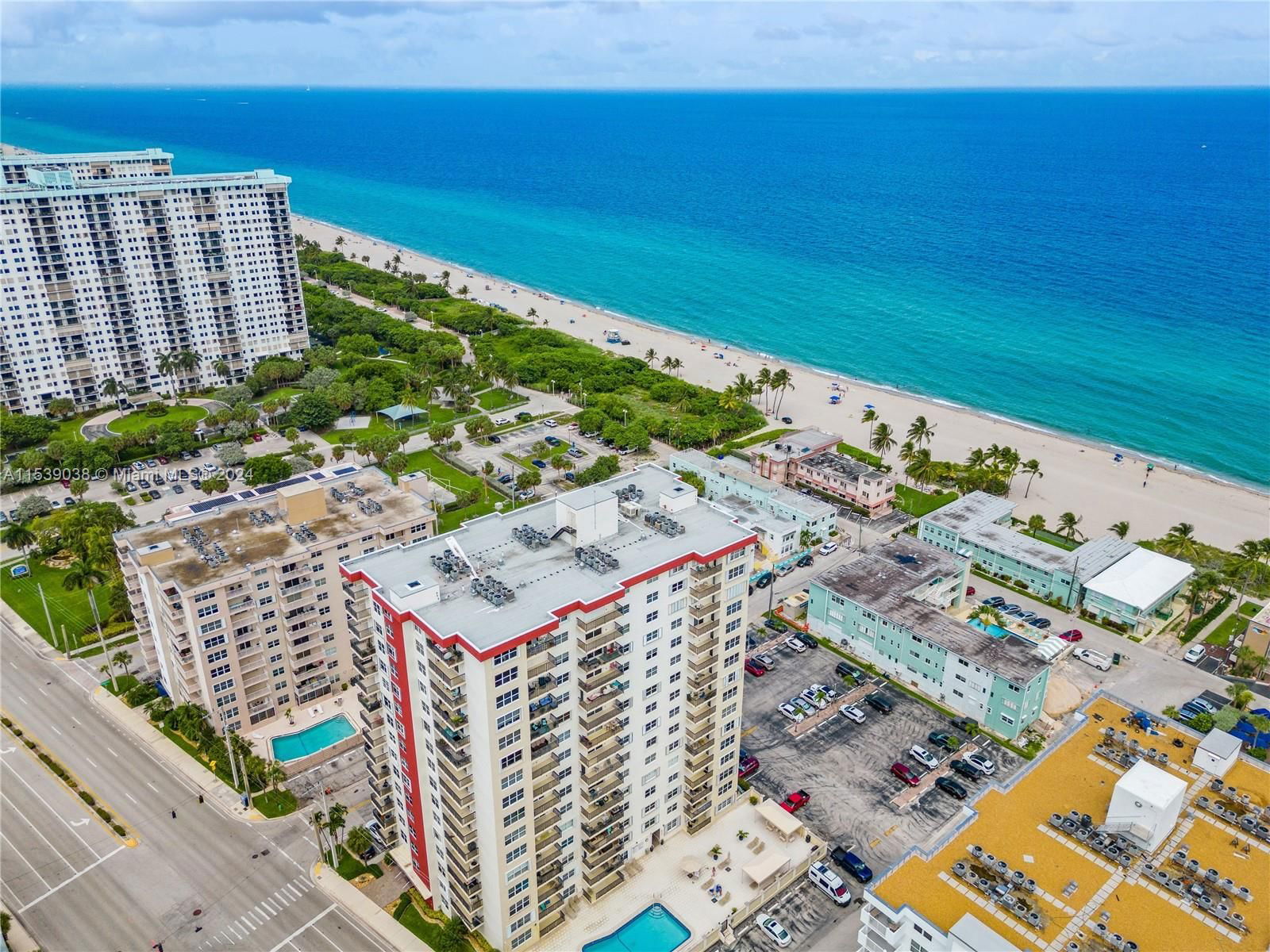 Real estate property located at 1401 Ocean Dr #504, Broward, Stratford Towers Condo, Hollywood, FL