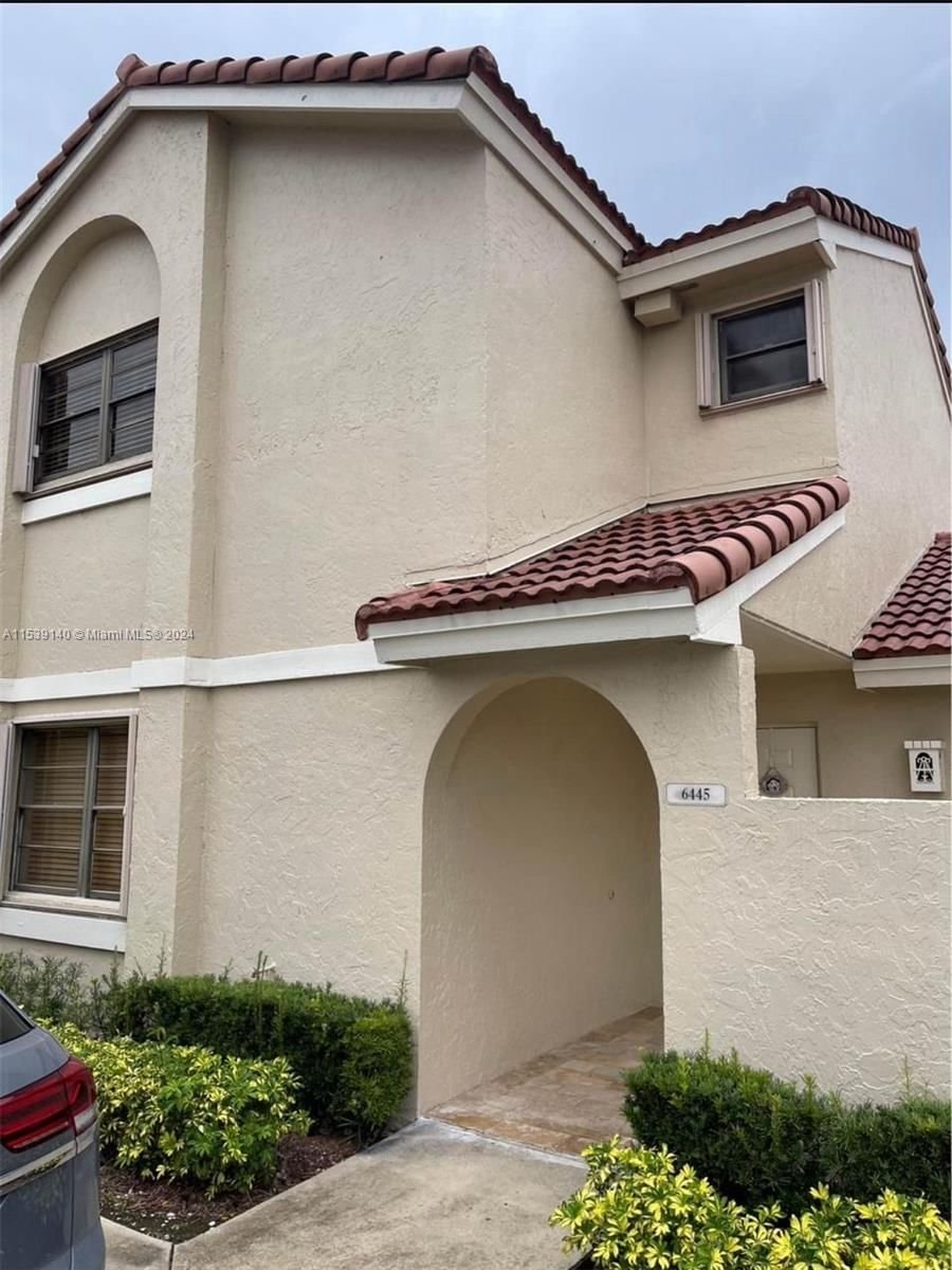 Real estate property located at 6445 171st St #6445, Miami-Dade County, VILLA HOMES AT THE MOORS, Hialeah, FL