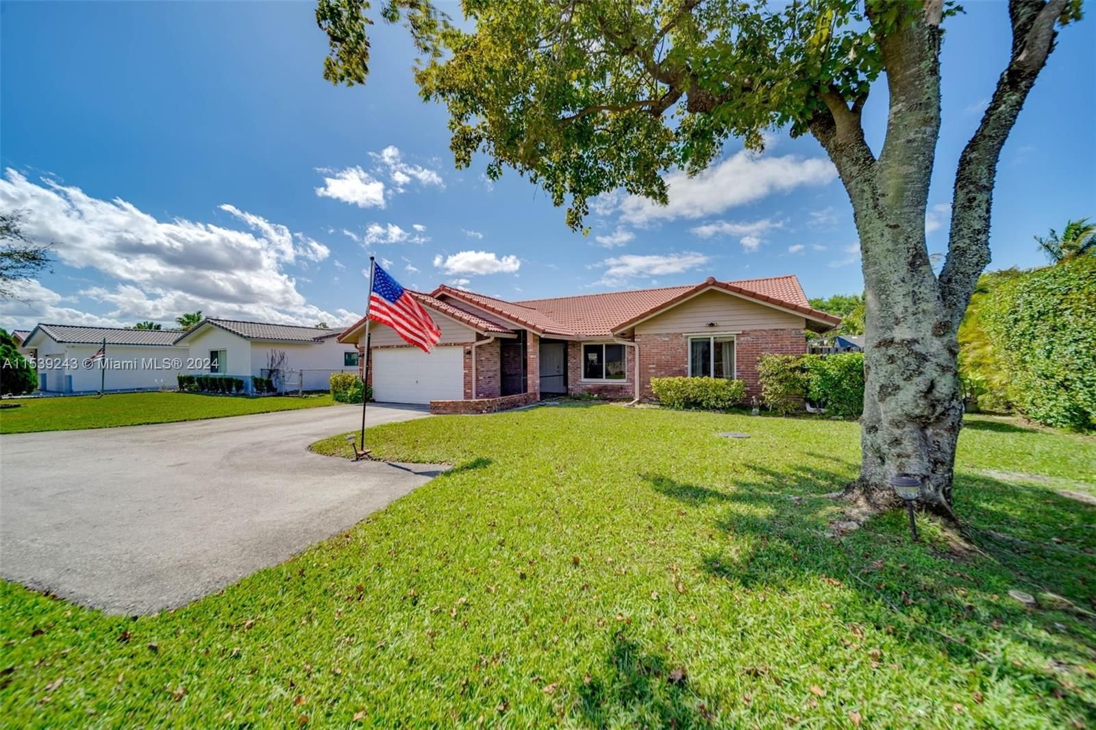 Real estate property located at 3700 113th Ave, Broward County, WINDINGS, Coral Springs, FL