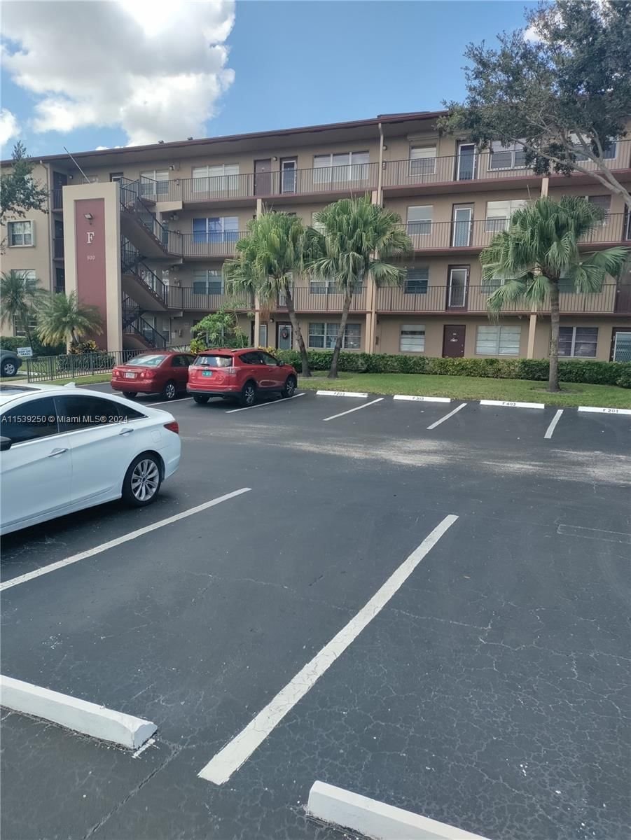 Real estate property located at 800 SW 131 ST AVE #304, Broward County, CENTURY, Pembroke Pines, FL
