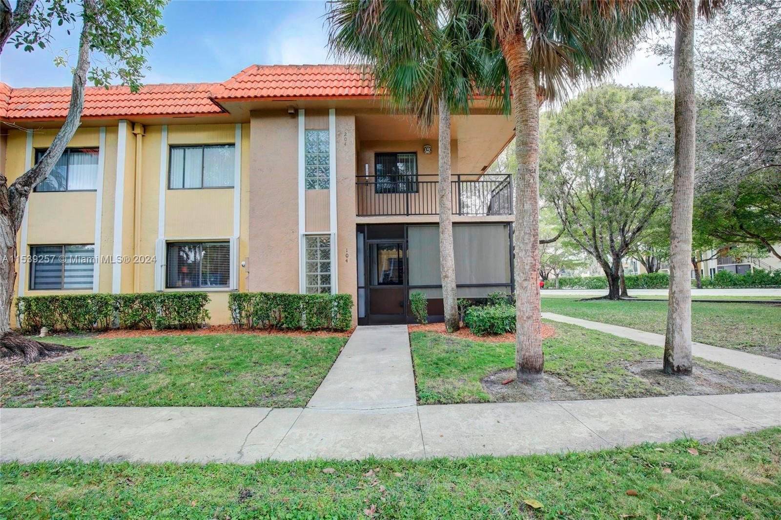 Real estate property located at , Broward County, RACQUET CLUB APARTMENTS A, Weston, FL