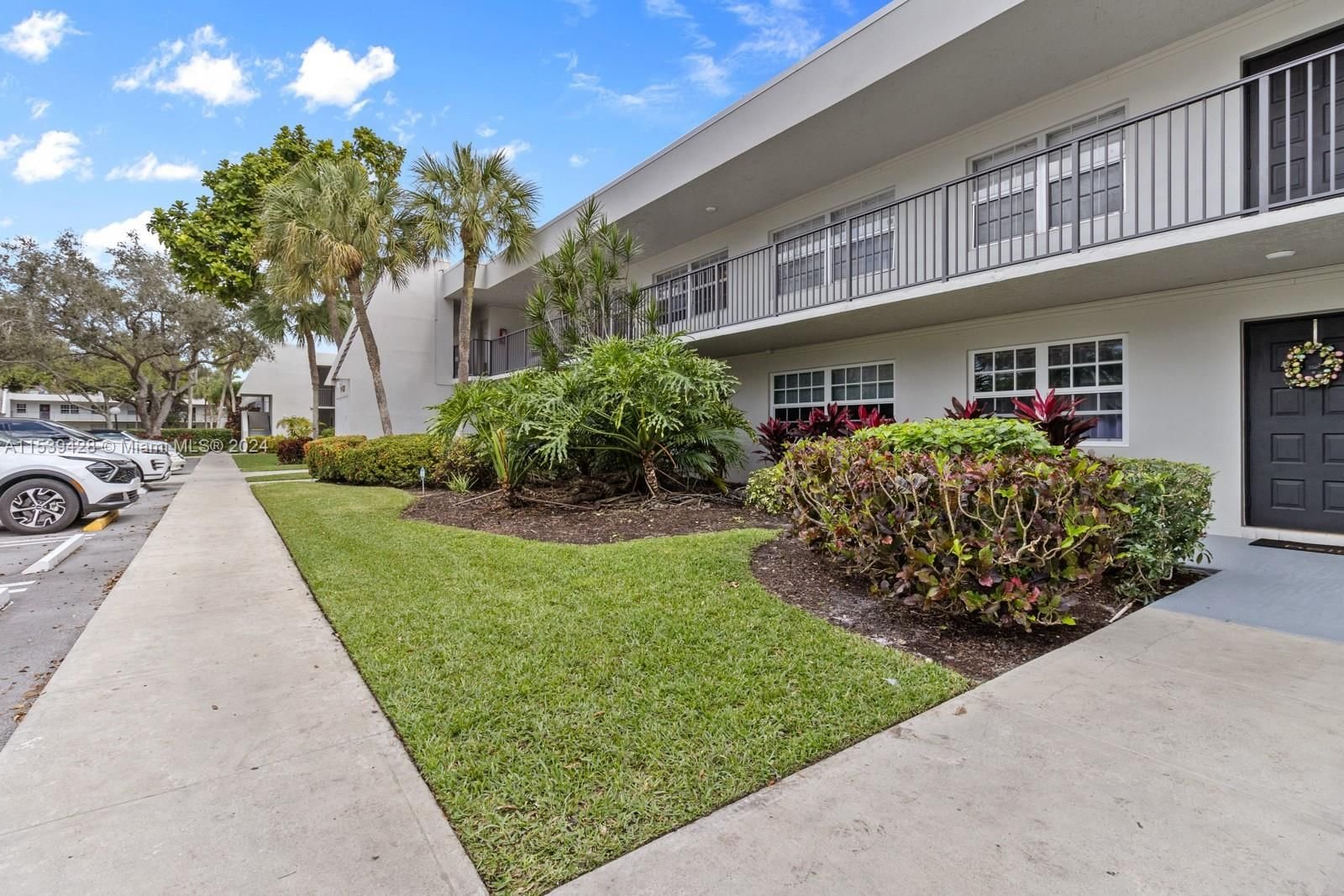 Real estate property located at 800 Cypress Ln #203, Broward County, NO 86 PALM-AIRE COUNTRY C, Pompano Beach, FL