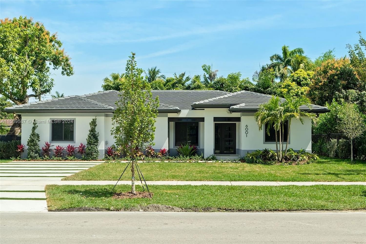 Real estate property located at 6001 62nd Ave, Miami-Dade County, CAMBRIDGE LAWNS PARK, South Miami, FL
