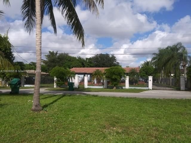 Real estate property located at 14670 16th Dr, Miami-Dade County, BISC GARDENS SEC F PT 1, Miami, FL