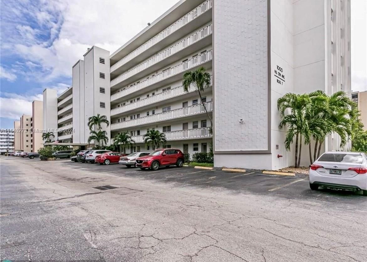 Real estate property located at 1000 12th Ave #108, Broward County, MEADOWBROOK CONDO APTS BL, Hallandale Beach, FL