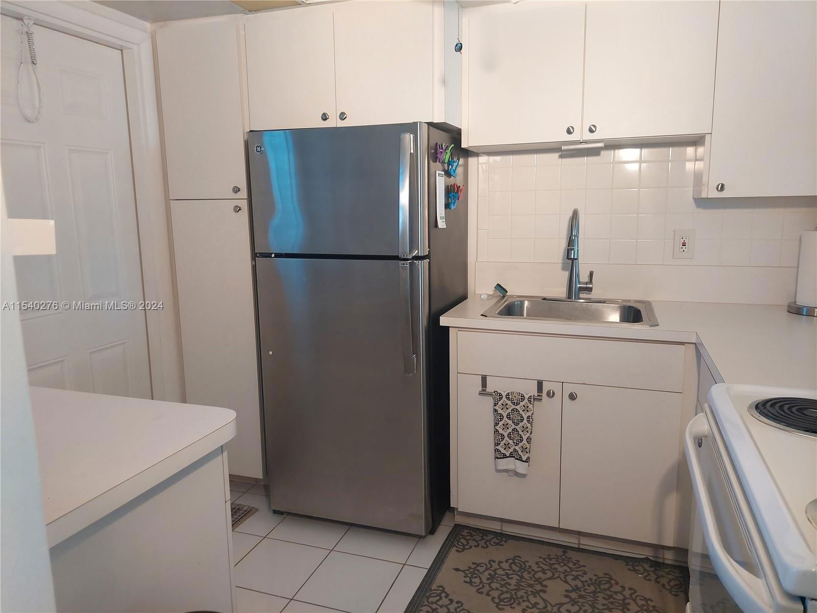Real estate property located at 1333 Hallandale Beach Blvd #305, Broward, April Breeze Condo, Hallandale Beach, FL