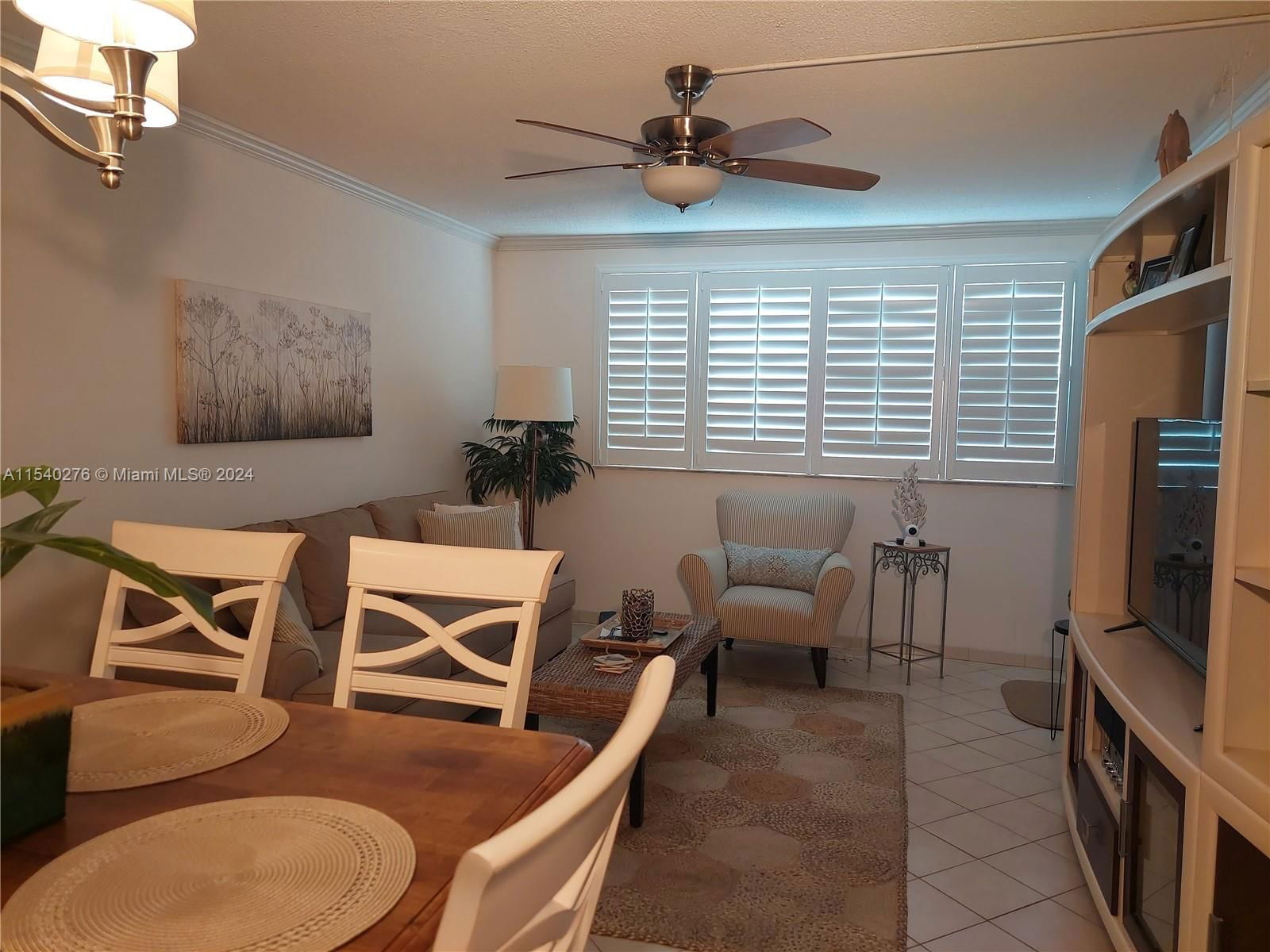 Real estate property located at 1333 Hallandale Beach Blvd #305, Broward, April Breeze Condo, Hallandale Beach, FL