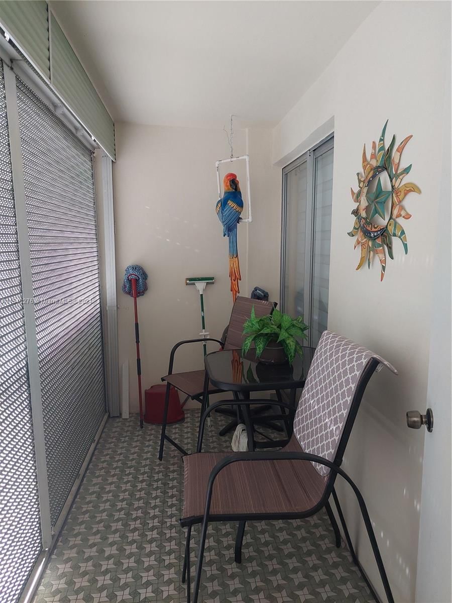 Real estate property located at 1333 Hallandale Beach Blvd #305, Broward, April Breeze Condo, Hallandale Beach, FL