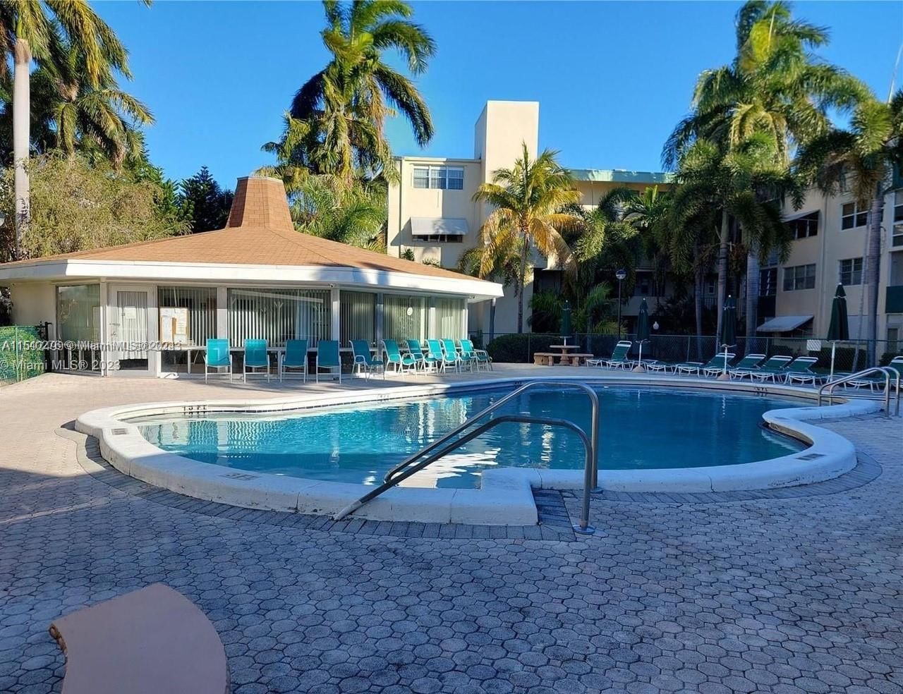 Real estate property located at 1333 Hallandale Beach Blvd #305, Broward, April Breeze Condo, Hallandale Beach, FL