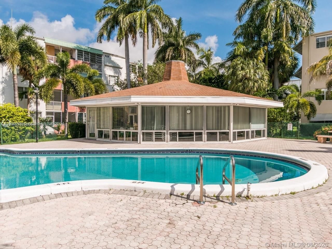 Real estate property located at 1333 Hallandale Beach Blvd #305, Broward, April Breeze Condo, Hallandale Beach, FL