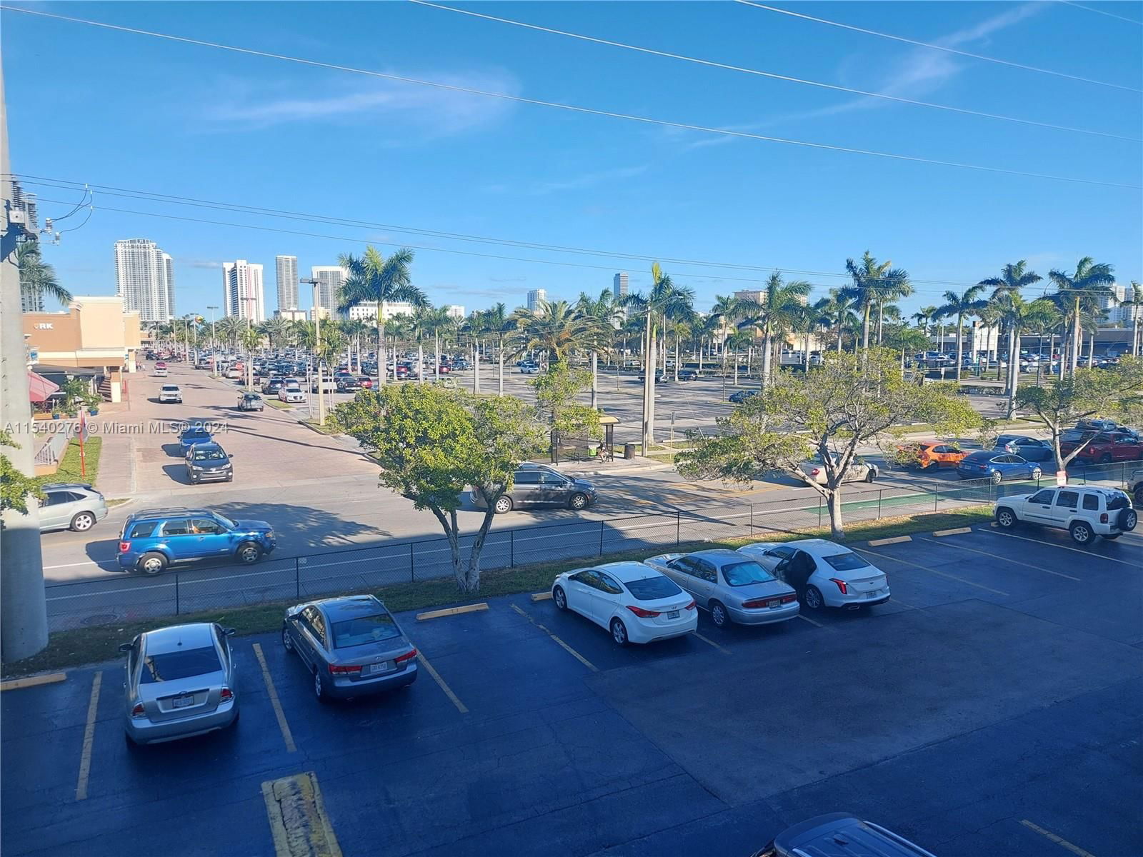 Real estate property located at 1333 Hallandale Beach Blvd #305, Broward, April Breeze Condo, Hallandale Beach, FL