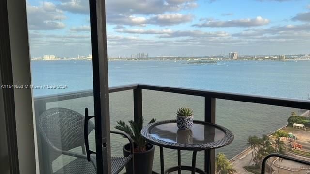 Real estate property located at 600 36th St #2012, Miami-Dade County, CHARTER CLUB CONDO, Miami, FL