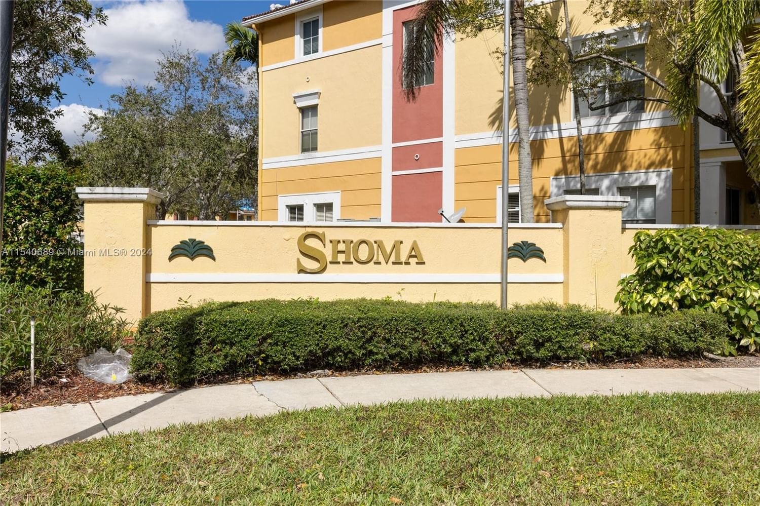 Real estate property located at 2212 Shoma Dr, Palm Beach County, SHOMA VILLAS III AT ROYAL, Royal Palm Beach, FL