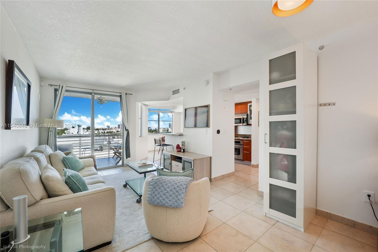 Real estate property located at 110 Washington Ave #1823, Miami-Dade, THE COSMOPOLITAN RESIDENCE, Miami Beach, FL