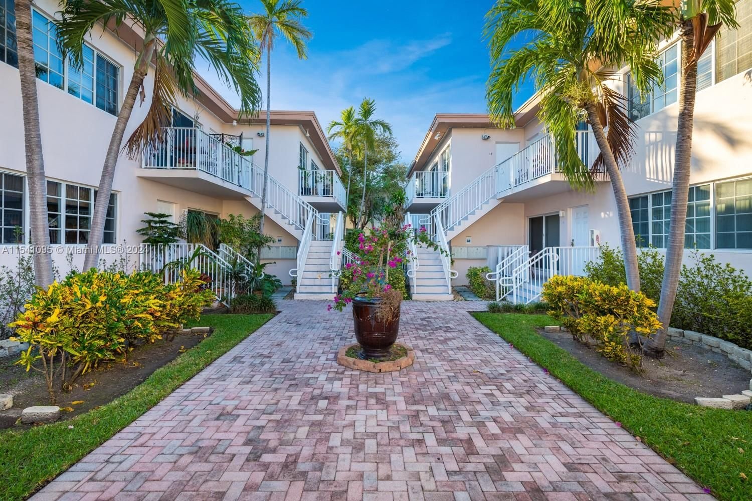Real estate property located at 9260 Bay Harbor Ter #21, Miami-Dade County, Southern Star Condo, Bay Harbor Islands, FL