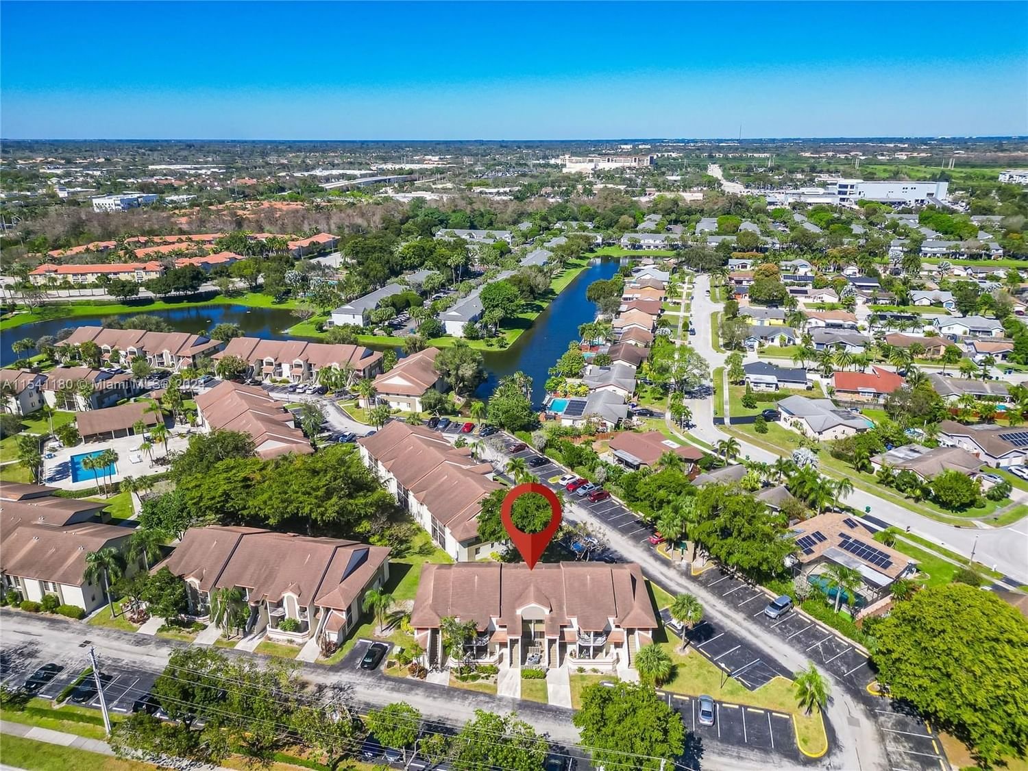 Real estate property located at 5586 Ctyard Dr #5586, Broward County, COURTYARD CONDOMINIUMS, Margate, FL