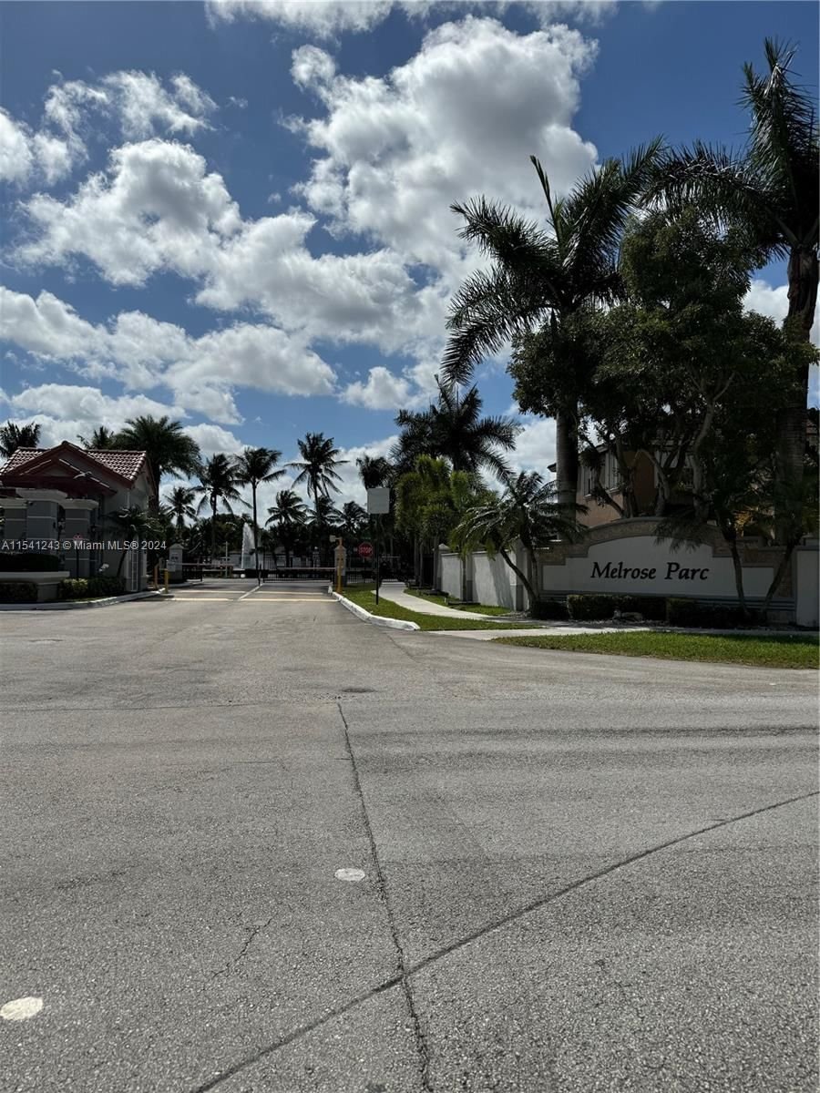 Real estate property located at 16574 48th Ter, Miami-Dade County, PARK LAKES SEC 3, Miami, FL