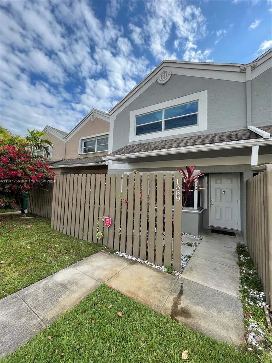 Real estate property located at 1369 123rd Ave, Broward County, PEMBROKE LAKES SECTION SE, Pembroke Pines, FL
