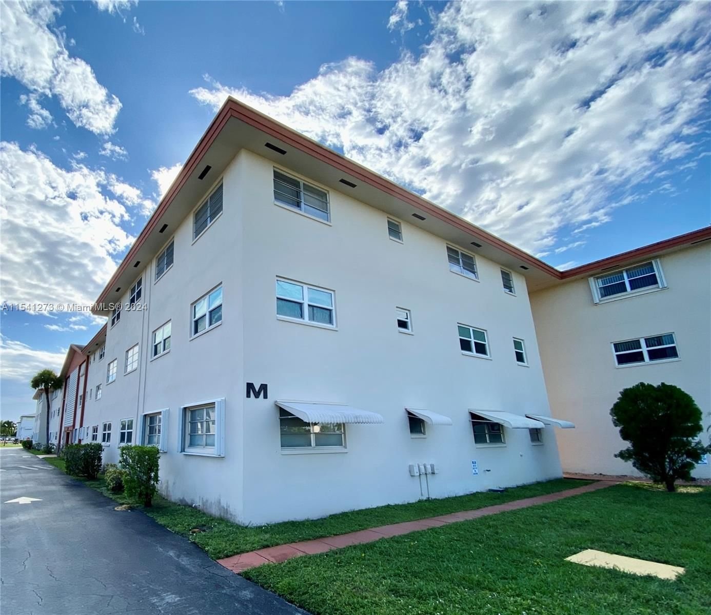 Real estate property located at 5300 Washington St M308, Broward County, BEVERLY HILLS CONDO NUMBE, Hollywood, FL