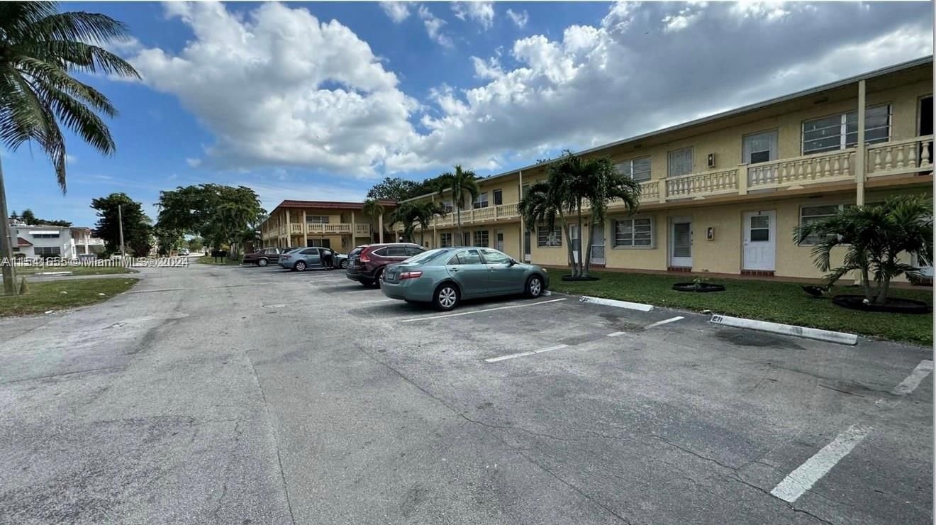 Real estate property located at 160 203rd Ter E31, Miami-Dade County, RO-MONT SOUTH CONDO E, Miami Gardens, FL