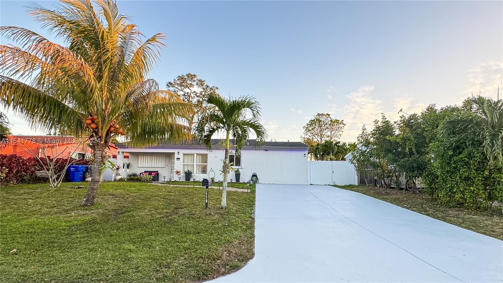 Real estate property located at 7110 Hope St, Broward County, HERITAGE HOMES, Hollywood, FL