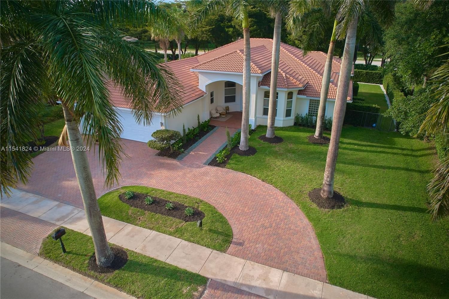 Real estate property located at 2517 Provence cir, Broward County, Weston Hills Country Club, Weston, FL