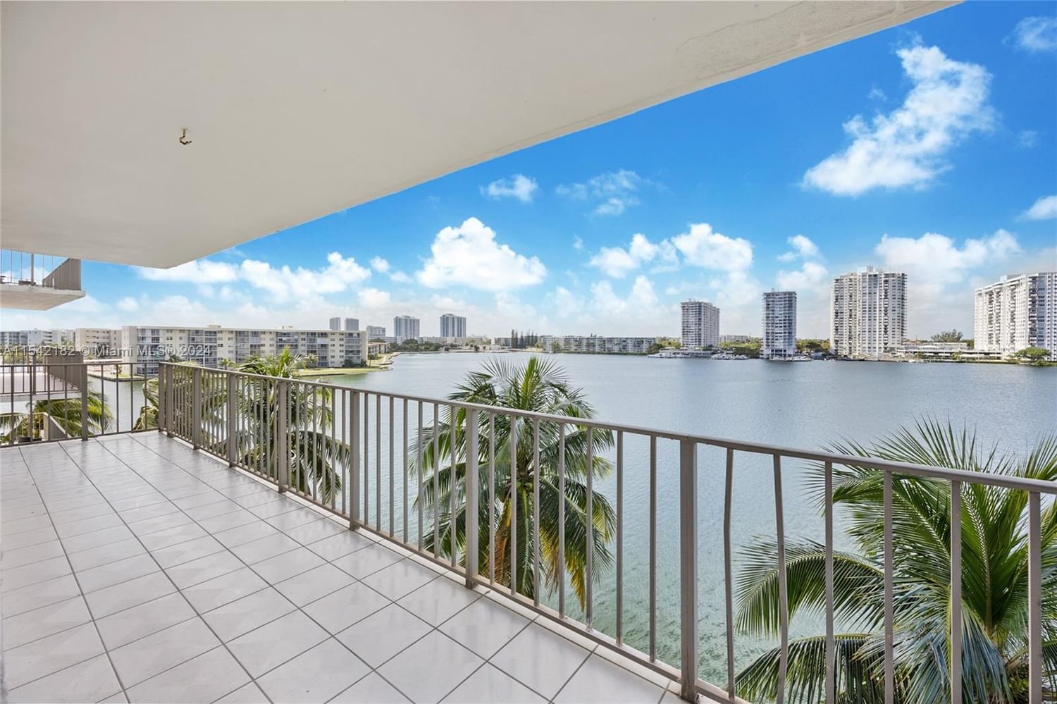 Real estate property located at 18151 31st Ct #516, Miami-Dade County, THE CLIPPER AT BISC COVE, Aventura, FL