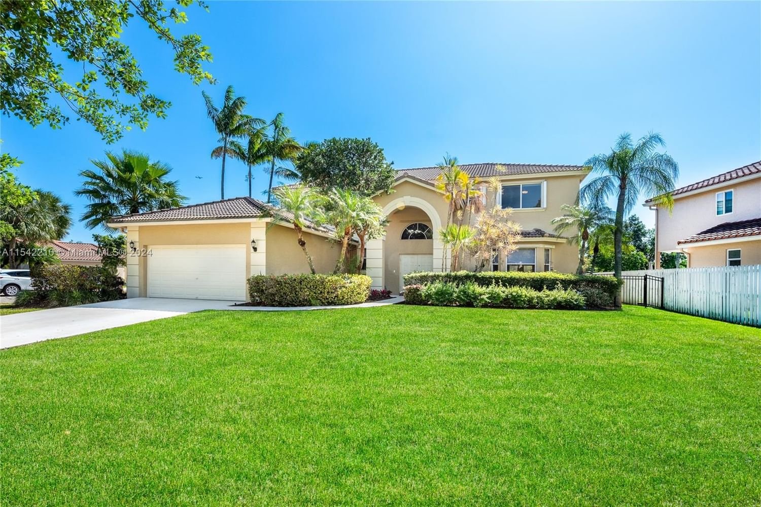Real estate property located at 545 Stonemont Ln, Broward County, SECTOR 4, Weston, FL