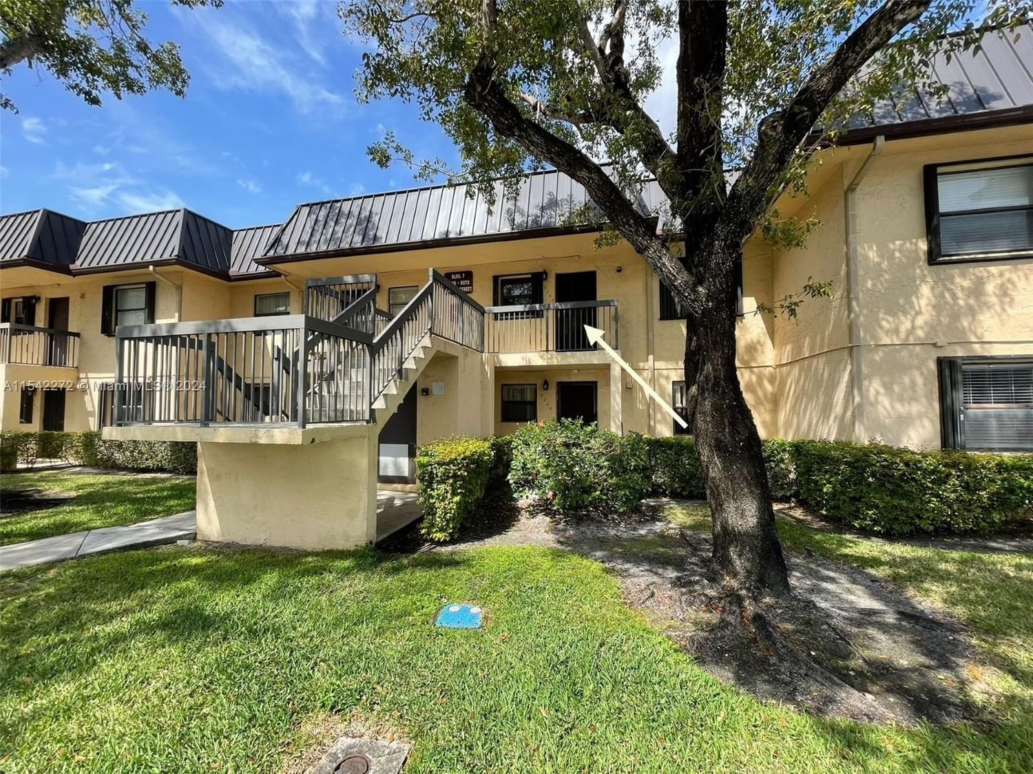 Real estate property located at 9266 1st St #204, Broward County, PINE LAKE FOUR CONDO, Pembroke Pines, FL