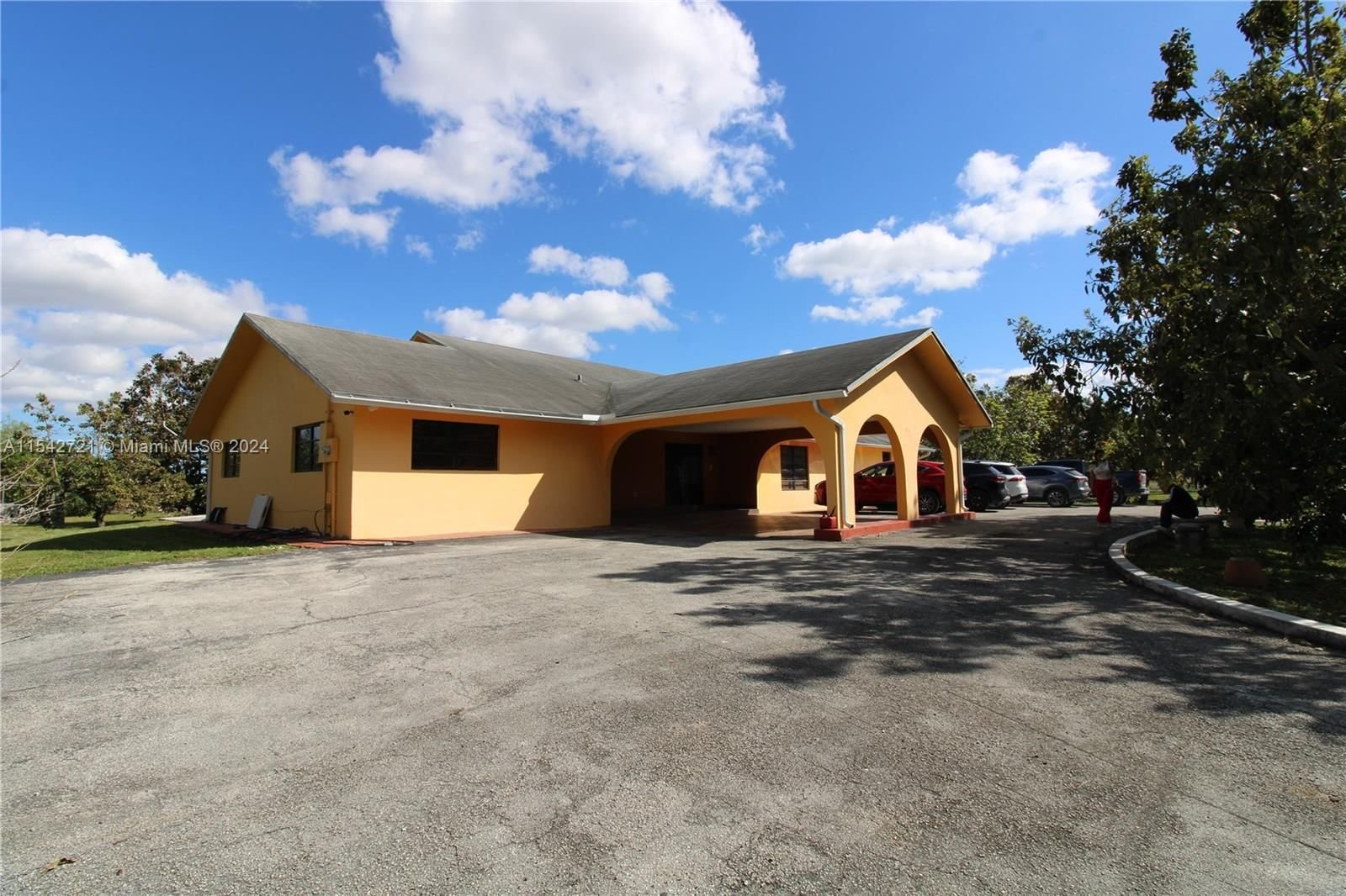 Real estate property located at 15715 196th Ave, Miami-Dade County, Redland, Miami, FL